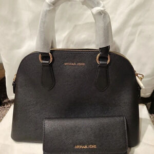 Michael Kors Bag and wallet bundle NWT 👜